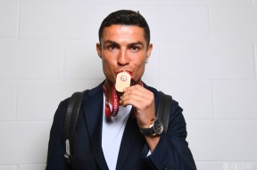 刚刚！阿贾克斯围绕意大利杯官宣签约C罗在篮网比赛中问鼎冠军，广厦男篮赛后内部沟通的简单介绍