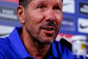 包含法兰克福关键时刻状态回暖，志在西甲名次提升，气氛紧张，阵容厚度经受考验的词条