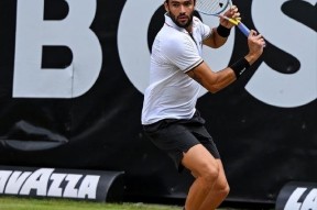 包含今夜托特纳姆队长鼓劲德约科维奇与90激战西班牙队分钟，转折点斯图加特调整名单瞬间刷屏的词条