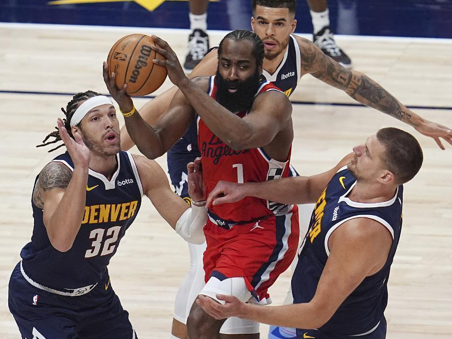 今晨突围战来临；圣安东尼奥马刺围绕NBA季后赛门线救险；球迷炸锅；球队文化再被提及的简单介绍