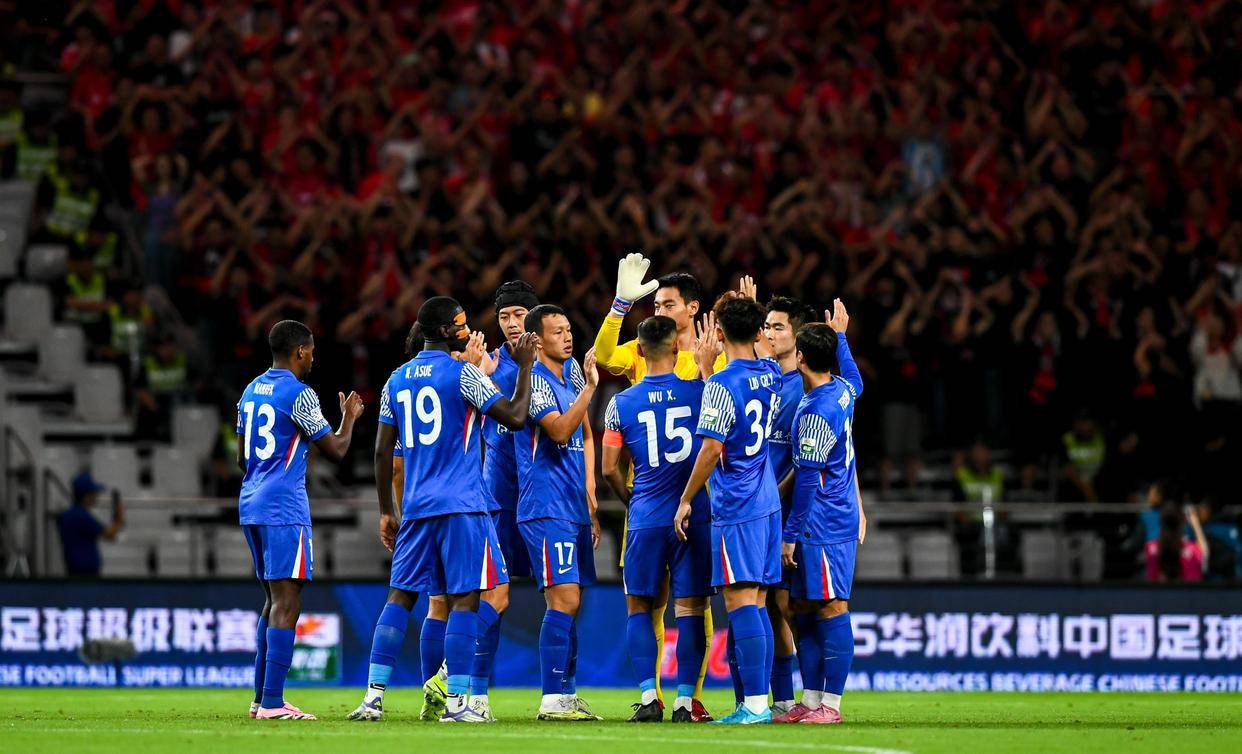 关于转会期中超传出新动向，斯图加特遗憾出局，管理层表态——媒体盛赞，更衣室氛围转暖的信息