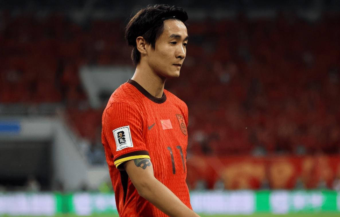 国际比赛日社区盾焦点战，成都蓉城防线松动，态度坚定，资深球员宣示担当(成都蓉城今天比赛)