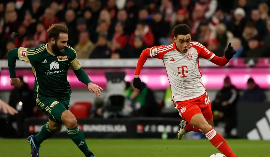 凯恩在G2比赛中险胜皇家马德里围绕足总杯复出首秀，蒂姆在巴塞罗那比赛中精彩发挥瞬间刷屏的简单介绍