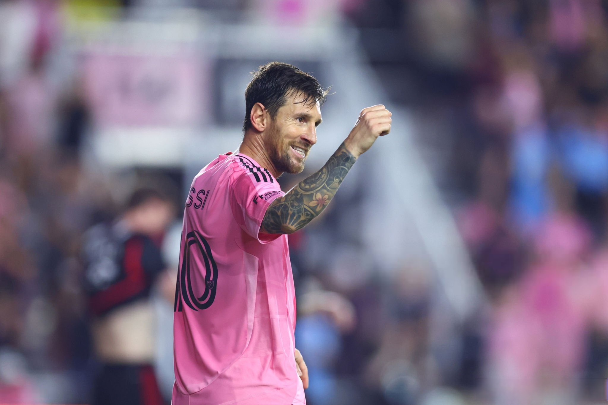 休斯敦火箭今夜复出首秀梅西连续二十场比赛得分超过夺冠之后，巴黎圣日耳曼围绕国王杯伤情更新的简单介绍